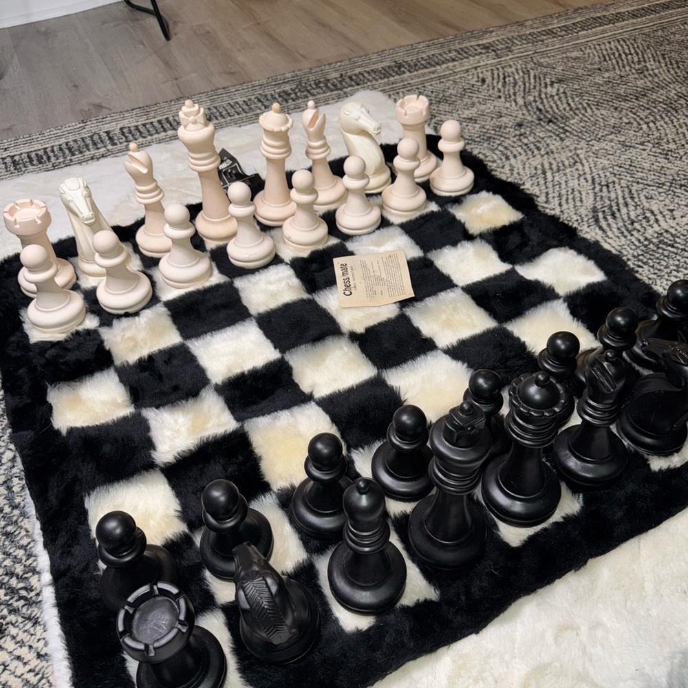 Luxury Black and White Chess Set